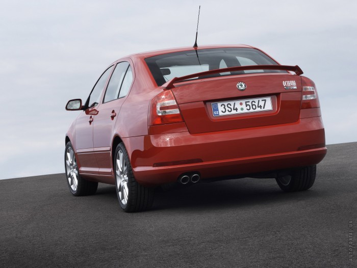 skoda-octavia-rs-0019205-700.jpg